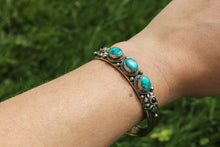 Load image into Gallery viewer, Turquoise & 3 Metal Healing Bracelet
