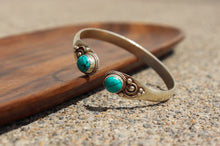 Load image into Gallery viewer, Turquoise Healing Bracelet