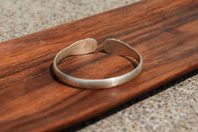 Load image into Gallery viewer, Turquoise Healing Bracelet