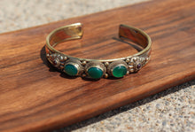 Load image into Gallery viewer, Fluorite & 3 Metal Healing Bracelet