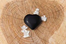 Charger l'image dans la galerie, Black Obsidian Heart Crystal