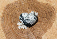 Charger l'image dans la galerie, Tree Agate Heart Crystal
