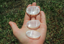 Charger l'image dans la galerie, Selenite Worry Stone
