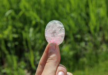 Charger l'image dans la galerie, Rose Quartz Worry Stone
