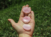 Charger l'image dans la galerie, Rose Quartz Worry Stone