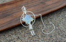 Charger l'image dans la galerie, Opalite Pendulum Star