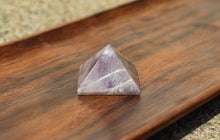 Charger l'image dans la galerie, Amethyst Pyramid