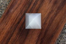 Charger l'image dans la galerie, Selenite Pyramid