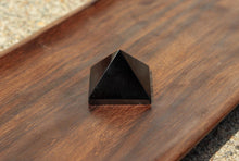 Charger l'image dans la galerie, Black Obsidian Pyramid