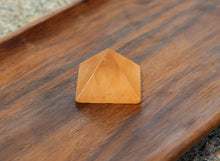 Charger l'image dans la galerie, Orange Selenite Pyramid