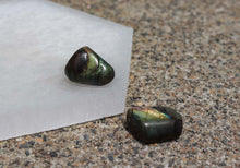 Charger l'image dans la galerie, Labradorite Tumbled Stone