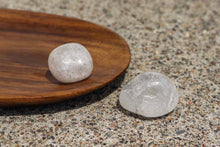 Charger l'image dans la galerie, White Moonstone Tumble Stone