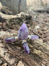 Charger l'image dans la galerie, Raw Amethyst Energy Generator for healing and cleansing Aura