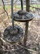 Charger l'image dans la galerie, Tingsha 8 Lucky healing Tibetan symbols Mazira