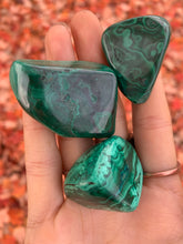 Charger l'image dans la galerie, Malachite Tumbled Stone