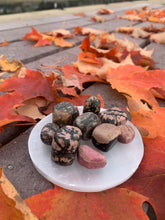 Charger l'image dans la galerie, Rhodonite Tumbled Stone