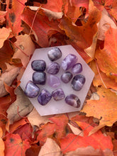 Charger l'image dans la galerie, Amethyst Tumbled Stone