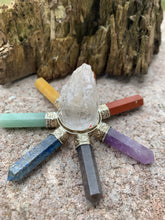 Charger l'image dans la galerie, Seven Chakra Energy Generator with Raw Quartz for healing and purifying Aura