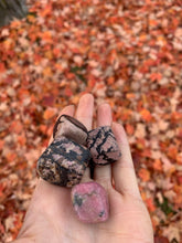 Charger l'image dans la galerie, Rhodonite Tumbled Stone