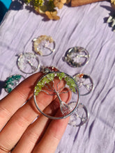 Charger l'image dans la galerie, Tree of Life Crystal Pendants