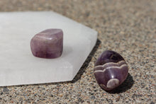 Charger l'image dans la galerie, Amethyst Tumbled Stone