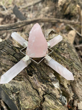 Load image into Gallery viewer, Rose Quartz Raw Generator for healing and Meditation