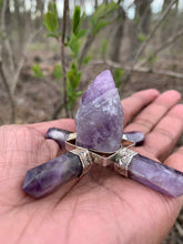 Charger l'image dans la galerie, Raw Amethyst Energy Generator for healing and cleansing Aura