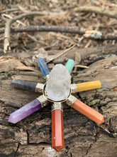 Charger l'image dans la galerie, Seven Chakra Energy Generator with Raw Quartz for healing and purifying Aura