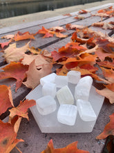 Charger l'image dans la galerie, Selenite Tumbled Stone