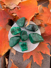 Charger l'image dans la galerie, Malachite Tumbled Stone