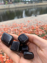 Charger l'image dans la galerie, Black Obsidian Tumbled Stone