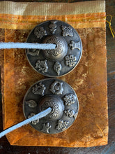 Charger l'image dans la galerie, Tingsha 8 Lucky healing Tibetan symbols Mazira