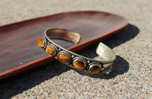 Load image into Gallery viewer, Tiger Eye Healing Bracelet