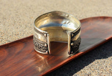 Load image into Gallery viewer, Turquoise & Coral Healing Bracelet