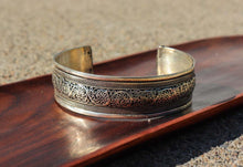 Load image into Gallery viewer, White Metal Healing Bracelet