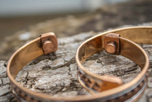 Load image into Gallery viewer, Magnetic Healing Bracelet-Serpentine Design
