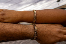 Load image into Gallery viewer, Magnetic Healing Bracelet-Curb Chain Design
