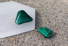Load image into Gallery viewer, Malachite Tumbled Stone
