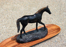 Charger l&#39;image dans la galerie, Bronze Horse Statue
