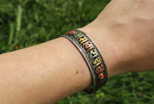 Load image into Gallery viewer, Coral &amp; 3 Metal Mantra Healing Bracelet

