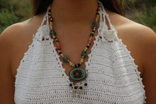 Load image into Gallery viewer, Vintage Mixed Material Necklace &amp; Earrings Set- Green
