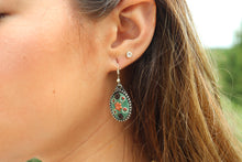 Load image into Gallery viewer, Vintage Mixed Material Necklace &amp; Earrings Set- Green
