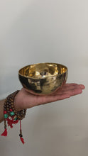Charger et lire la vidéo dans la visionneuse de la Galerie, Tibetan Singing Bowl - Small
