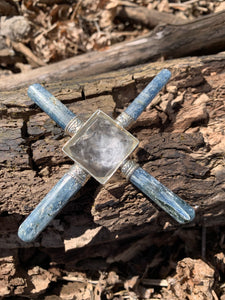Kyanite four points crystal quartz pyramid energy generator healing points Reiki Aura crystals